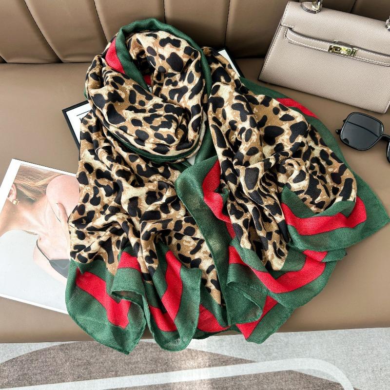 New autumn and winter cotton and linen plaid scarf women's sunscreen shawl outer yarn winter scarf classic versatile long