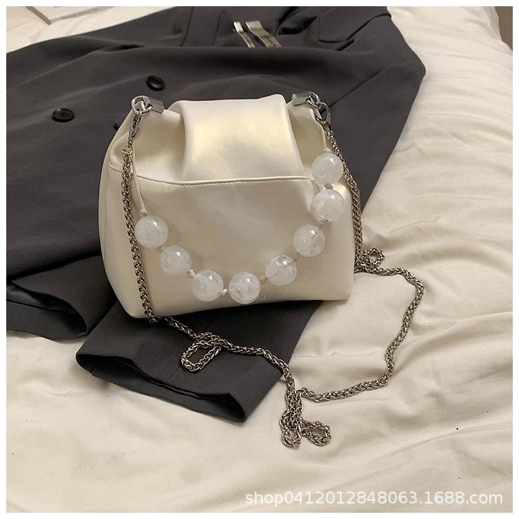 

Маленькая сумка кроссбоди на одно плечо женская 2025 новая весенне-летняя повседневная модная сумка-ведро корейская версия трендовая нишевая простая женская сумка