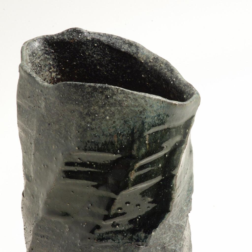 Shigaraki Ware "Hechimon" Flower Vase, Large, Vertical, Purple and Black, with Shisui Rock Face, Suitable for Buddhist Altars, Ceramic, MR-1-2526
