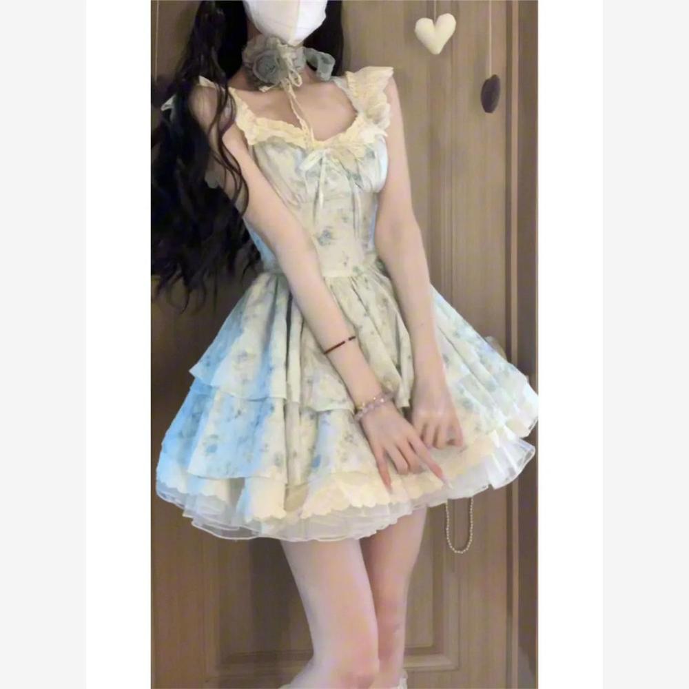 French girl floral dress women's summer sweet and cute small flying sleeves waist small cake puffy skirt