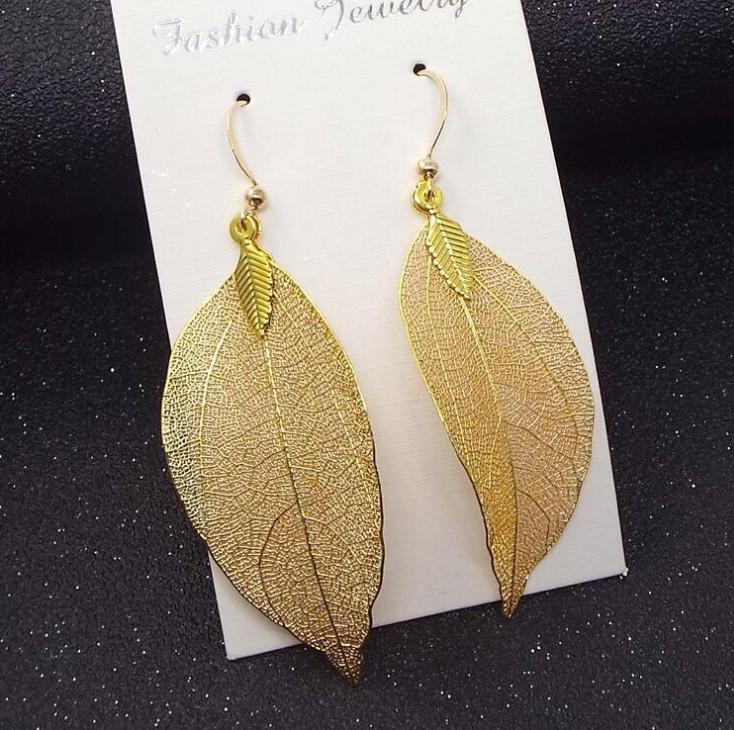European  American Retro Leaf Pendant Earrings - Women s Simple Long Style