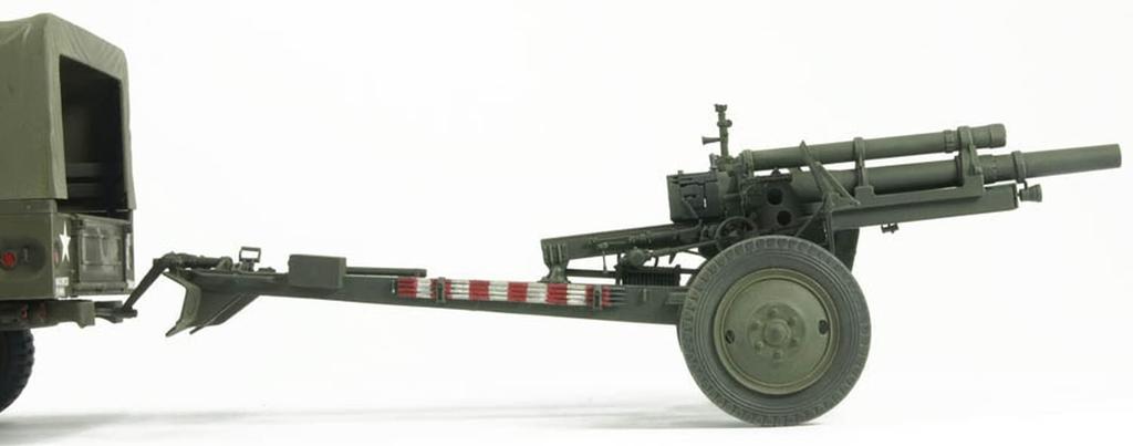 AFV Club 1/35 Scale US Army 105mm Whitzer M2A1 (World War II Version) Plastic Model