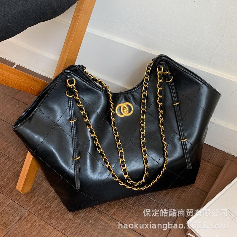 Rhombus chain bag women's large capacity 2025 new fashion autumn and winter versatile shoulder messenger bag commuter tote bag