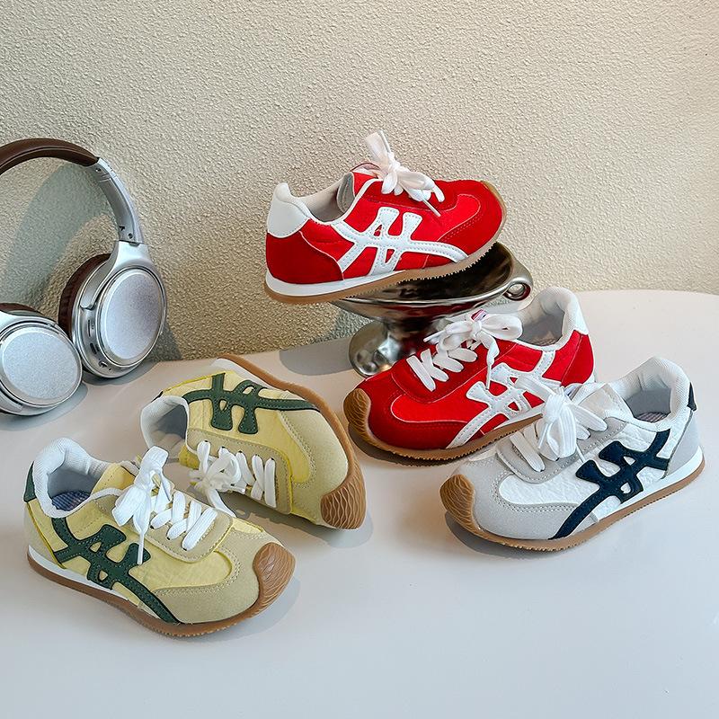 2025 Autumn New Children's Sports Shoes Trendy Shoes Medium and Old Children's Retro Running Shoes Boys and Girls Students Casual Shoes