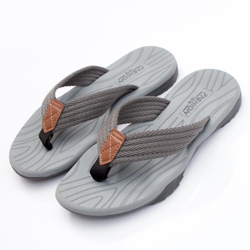 Men's Flip Flops 2026 Summer New Slippers Comfortable Pinch Toe Flat Sandals Lightweight Casual Slippers Non-slip Beach Slippers