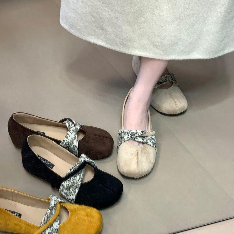 

Height increase versatile Mary Jane shoes women s 2025 spring and autumn new suede shallow mouth fake split toe one-word belt fashion shoes 40 абрикосовый