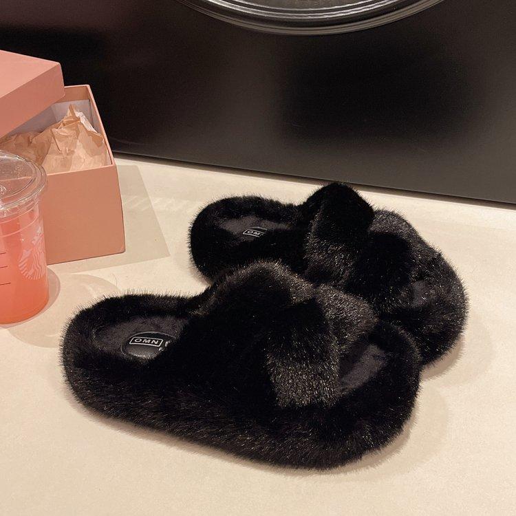 Mao Mao slippers women's outer wear 2025 autumn and winter new models go out thick-soled plush shoes fashionable foreign style home cotton mop