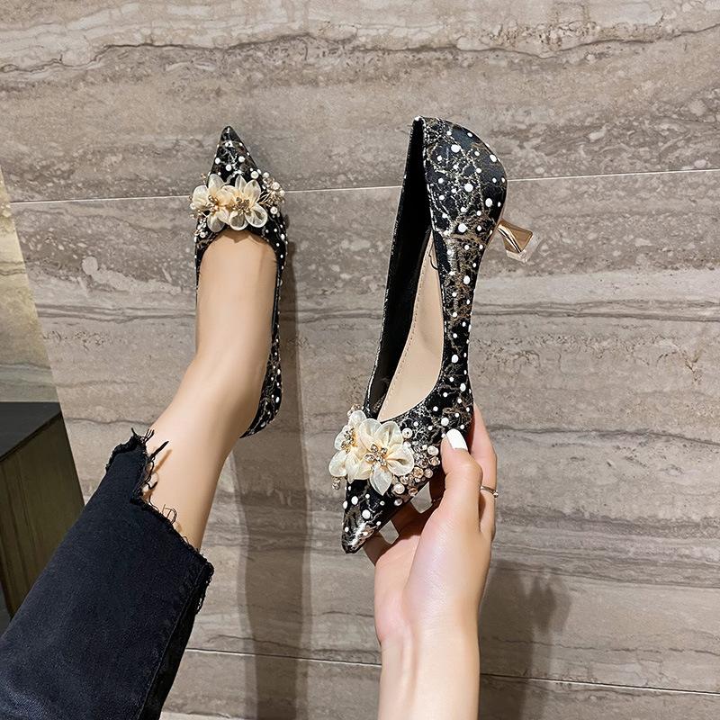 Pointed Wedding Shoes Women's 2025 New Main Wedding Dress Bridal Shoes Can Usually Wear Bridesmaid Shoes French Crystal High Heels