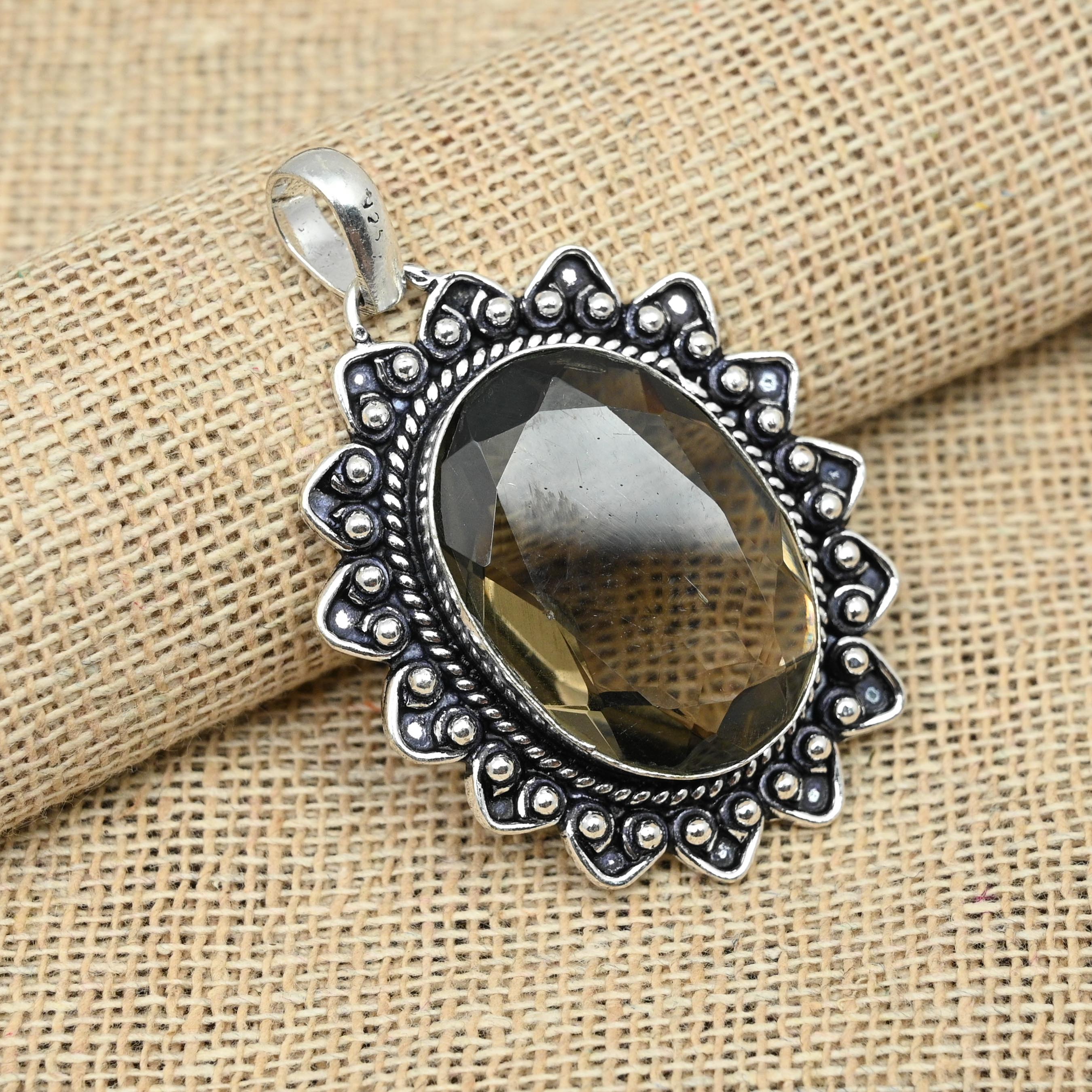 

Дымчатый топаз стерлингового серебра 925 пробы ручной работы свадебный подарок ювелирные изделия кулон для нее 2.04 inches коричневый