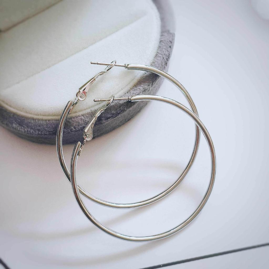 2024 Hot-Selling Luxury Large Hoop Earrings for Women - Lightweight and Stylish for Autumn/Winter