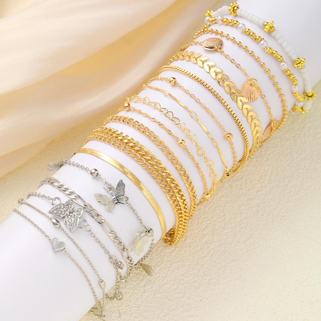 18pcs Bohemian Anklets for Women Retro Multi-Layered Star Heart Butterfly Pendants Anklets Summer Beach Cuban Link Jewelry Gifts