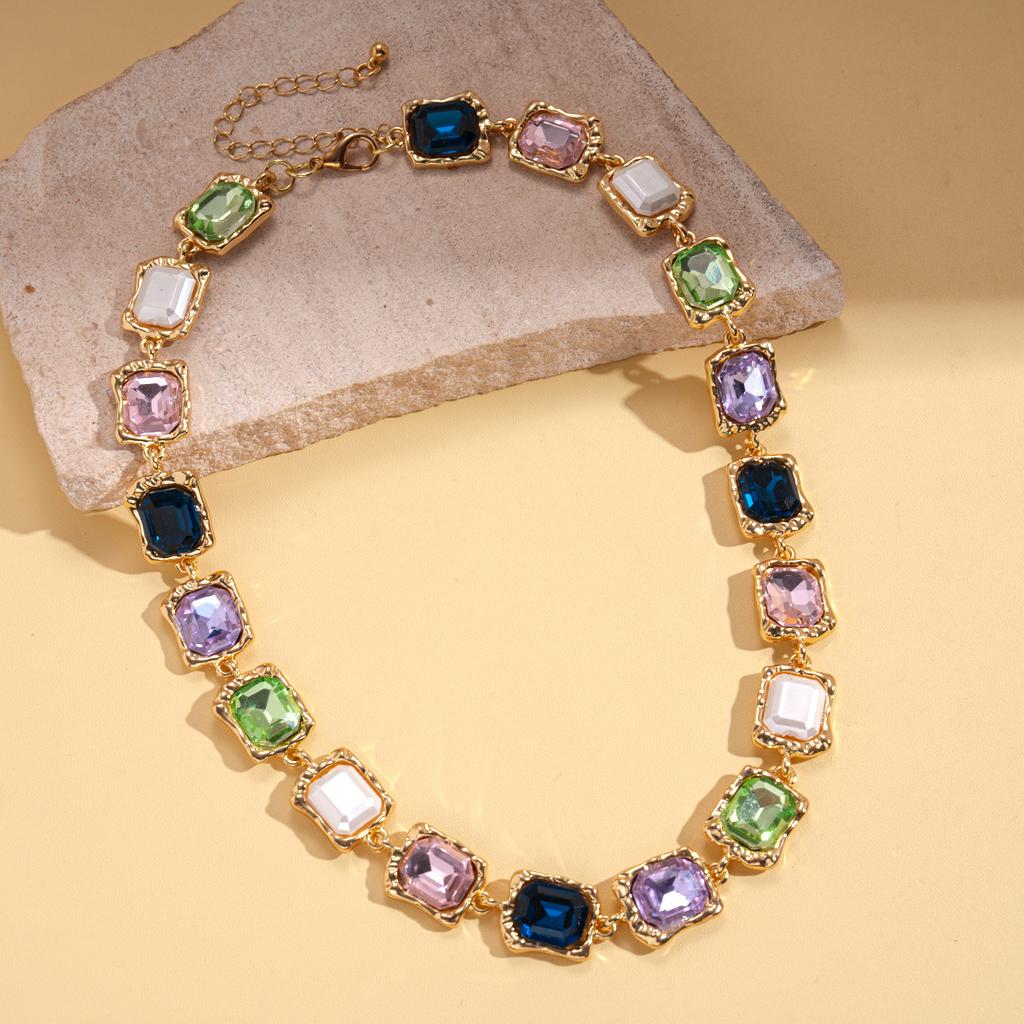 Vintage Diamond-encrusted Geometric Square Splicing Sweater Chain Court Style Heavy Industry Exquisite Necklace