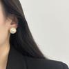 Round Classic Natural Shell Stud Earrings Retro Light Luxury Elegant Versatile Warm Gloss Collage Exquisite