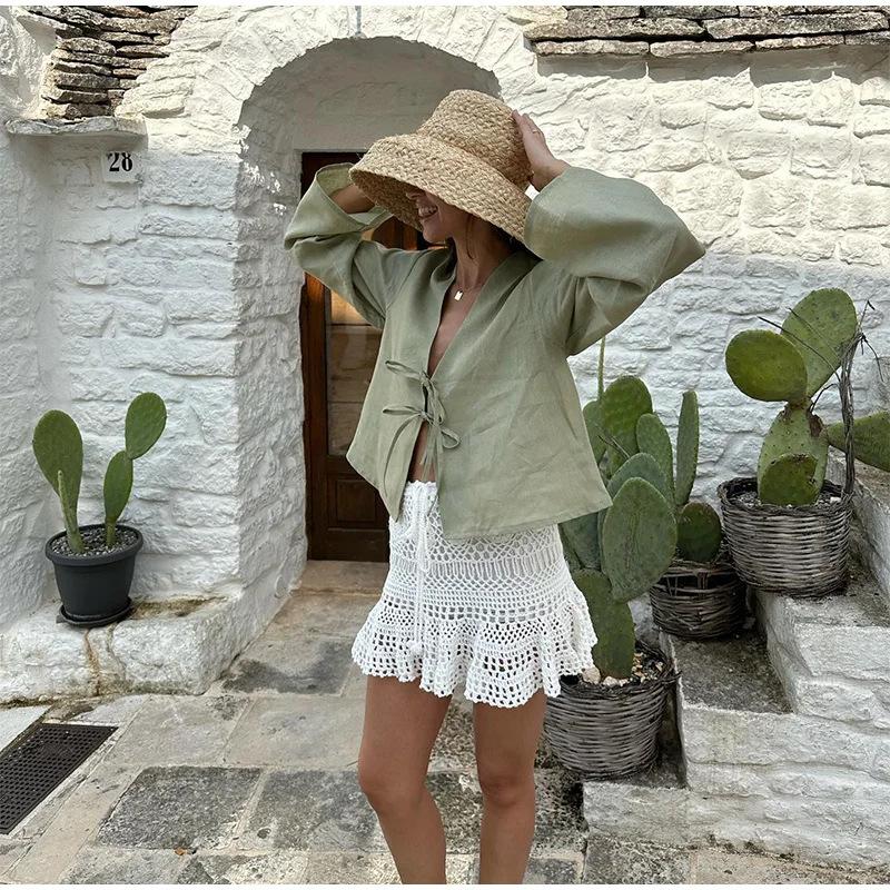 2025 Sommer Hvite Snøreskjorter for Kvinner Elegant Løs Langermet V-hals Bluse Dame Ensfarget Casual Street Chic dame Topper