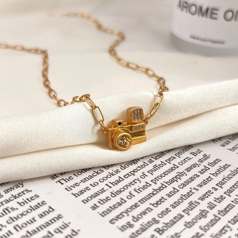 Kamera-Ohrringe mit Diamanten: Stilvoller, Luxuriöser, Innovativer Nischenschmuck