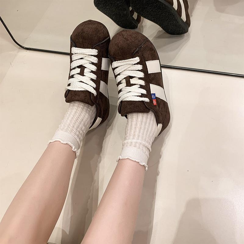 Retro Maillard color matching board shoes women's 2025 autumn new flat bottom inner height increase leisure sports Forrest Gump training shoes