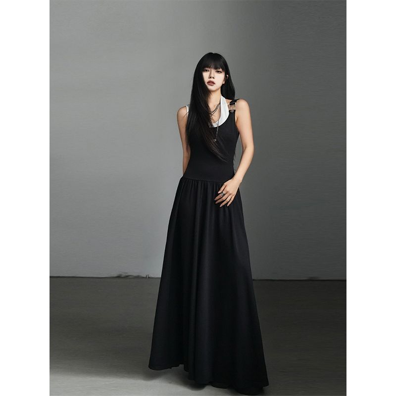 

Dull Fur Fake Two Pieces Sling Hanging Neck Dress Women Summer Waist Hugging Slimming Knitted Sleeveless Backless Long dress Skirts Black and white Contrast Color S