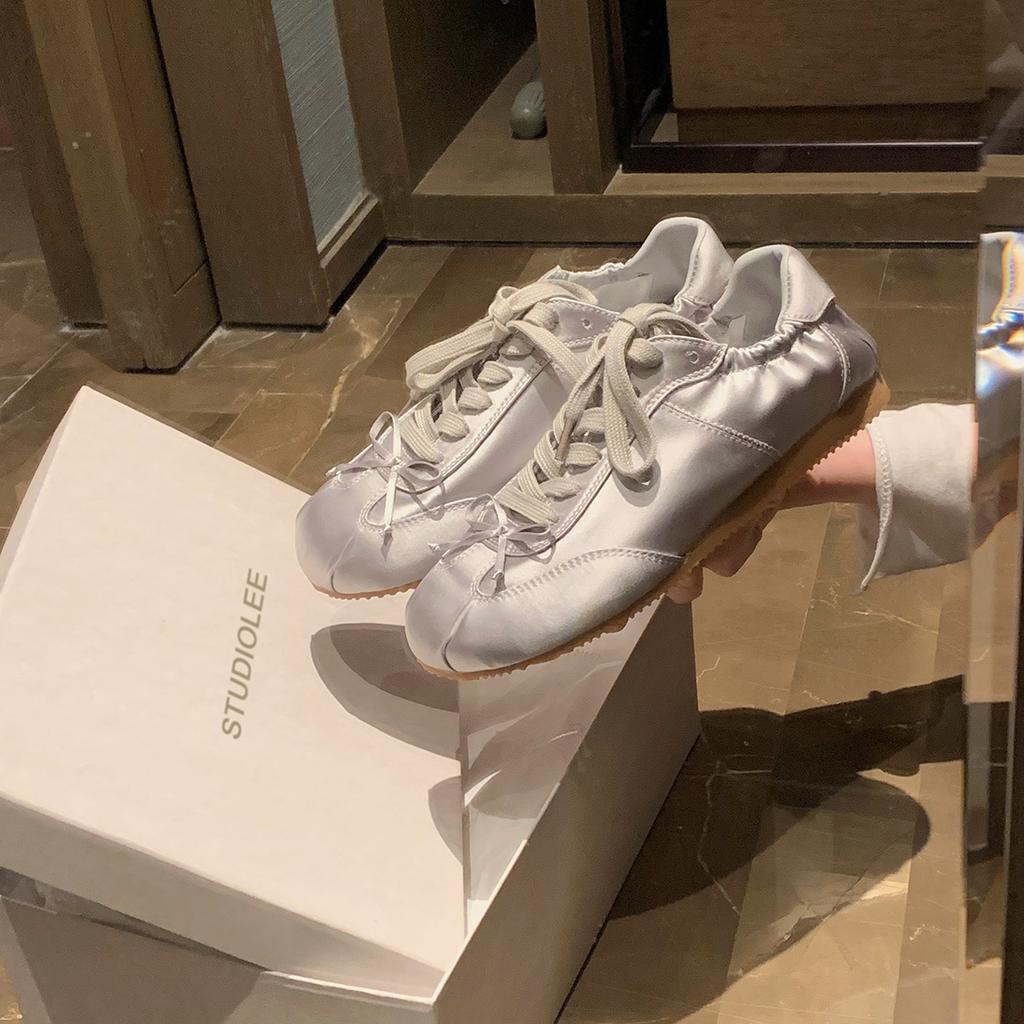 Sheepskin version~ Grape mother has the same ballet style, sweet girl, round head satin sports board shoes, bow, casual moral training
