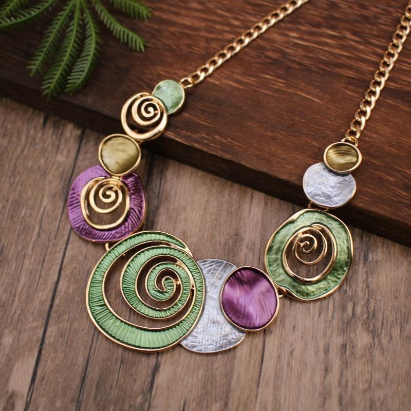 Color Painting Oil Hollow Conch Necklace, Versatile Women's High-end Conch Necklace