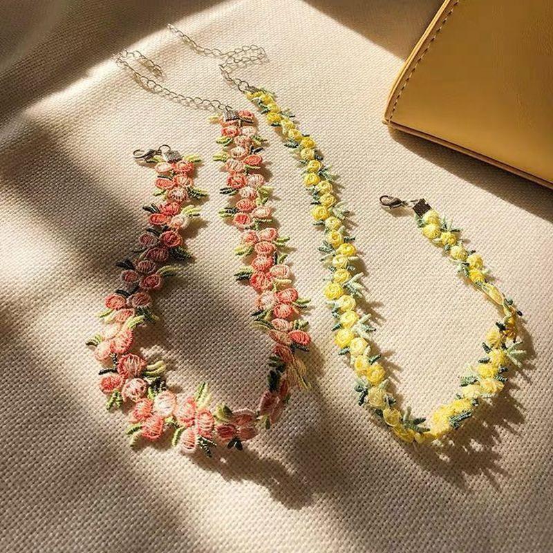 New Sweet Flowers Lace Necklace Choker for Women Girls Good Quality Embroidery Fashion Romantic Design Accessory Jewelry