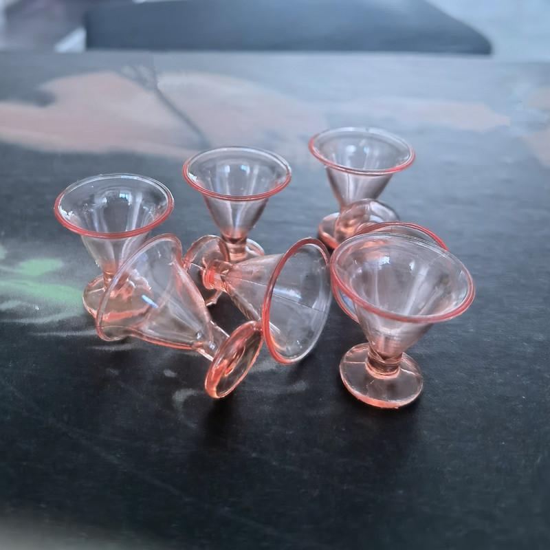 10Pcs 1/12 Dollhouse Simulation Mini High Footed Champagne Glass Ornament Toys Dollhouse Miniature Accessories Decoration Toys
