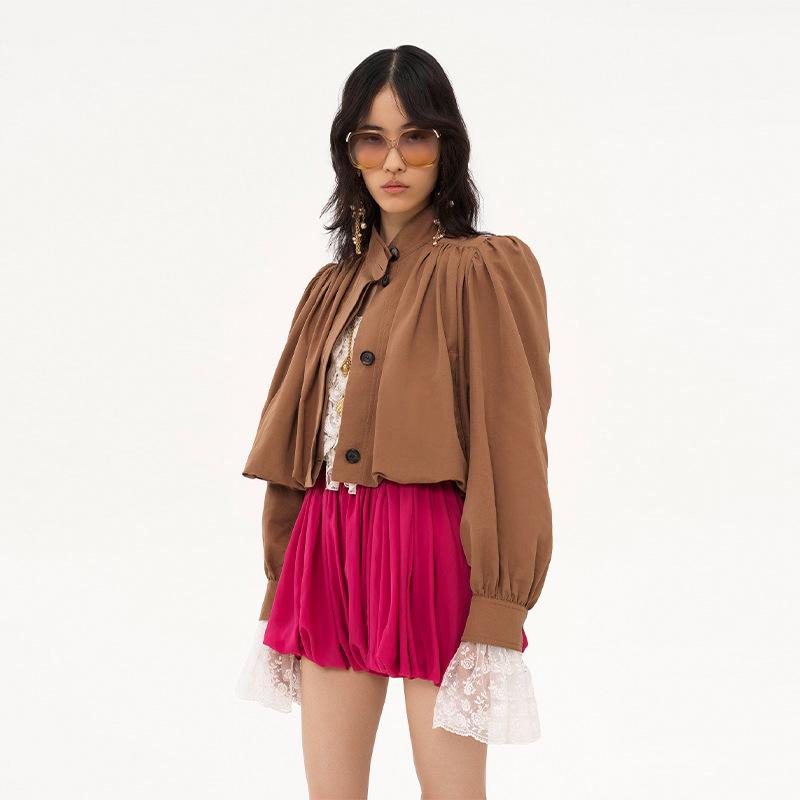 

Женский короткий тренч в корейском стиле на осень/зиму 2025 с подплечниками Medium коричневый
