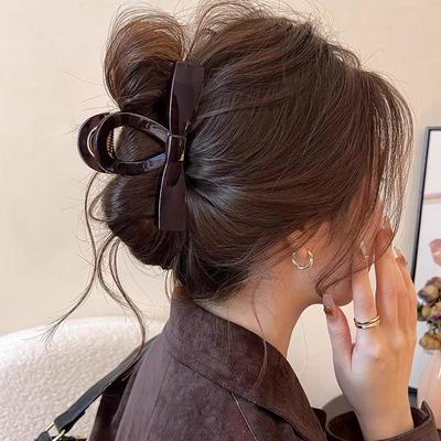 Elegant Bow Claw Clip for Women - Large Hair Clip, 2024 Style, Perfect for Updos, Autumn/Winter, High-End Look, Shark Design.