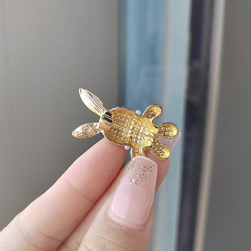 Nouvelles Broches Lapin Brillantes Incrustées de Strass Pour Femmes Mode Broche Cristal Perle Pins Bijoux Fête Mariage Cadeaux Accessoires