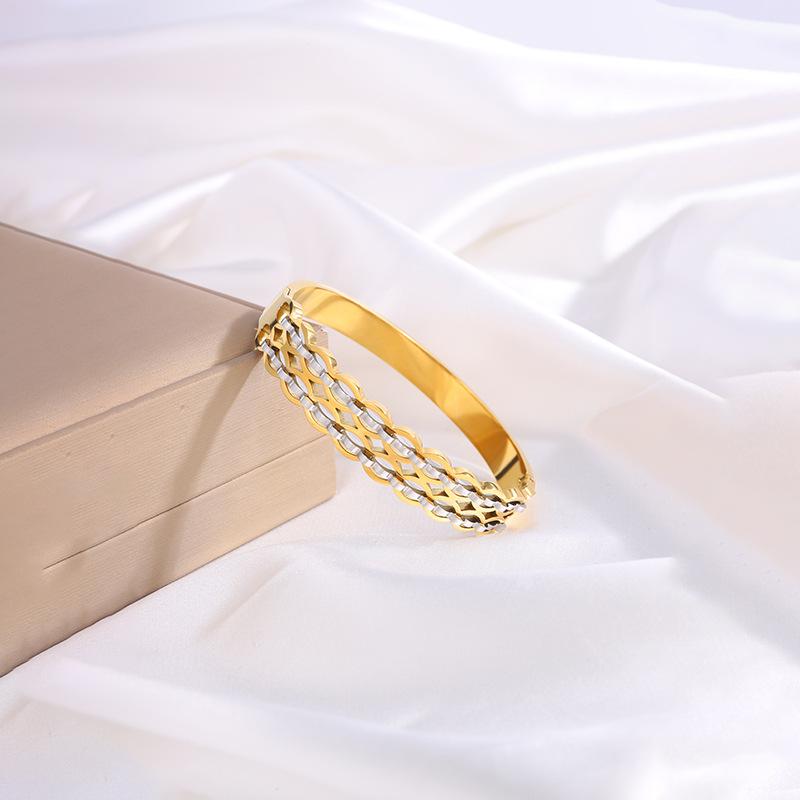 Fashionable and Luxurious Girl’s High-end Bracelet 17CM