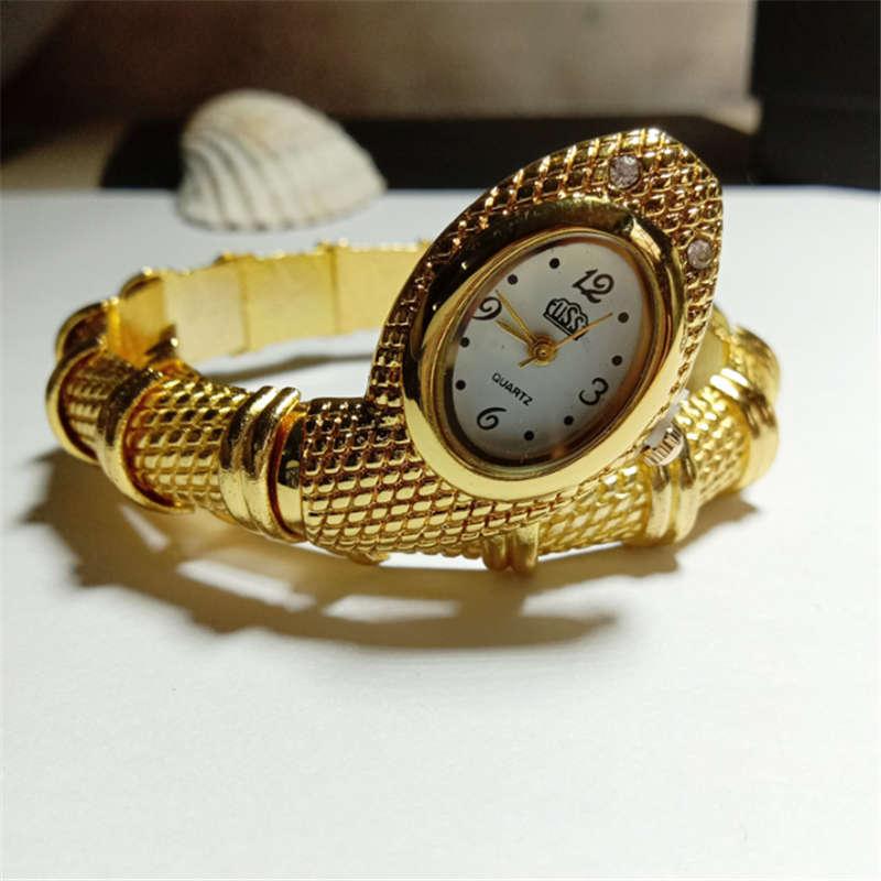 

Cool Snake Bangle Watches Women Quartz Bracelet Watch золотий