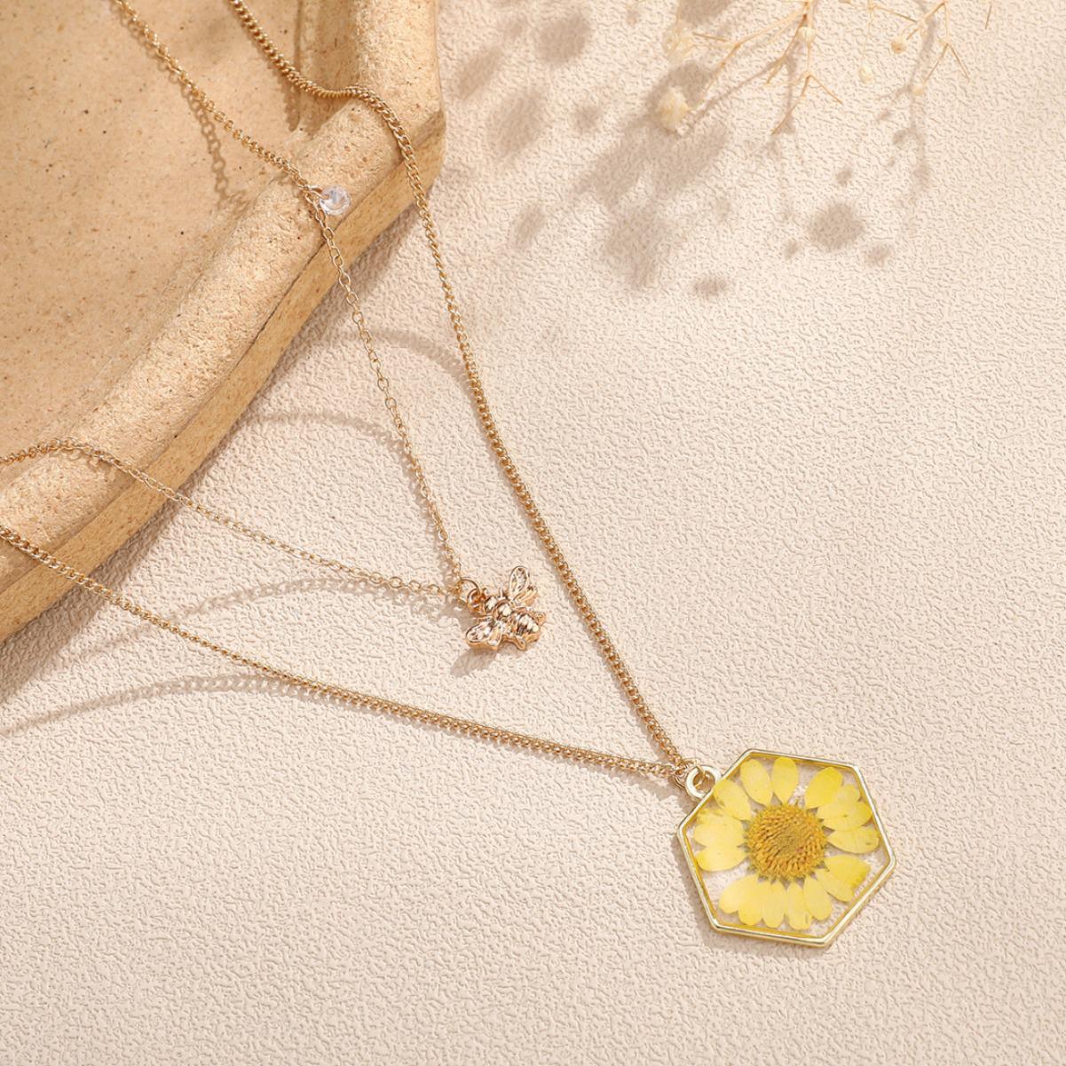 

Bee & Daisy Double Layer Pendant Necklace for Women