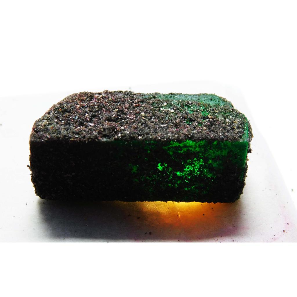 Natural Green Emerald Loose Gemstone Rough 114 ct Uncut for Lapidary and Gem Collections