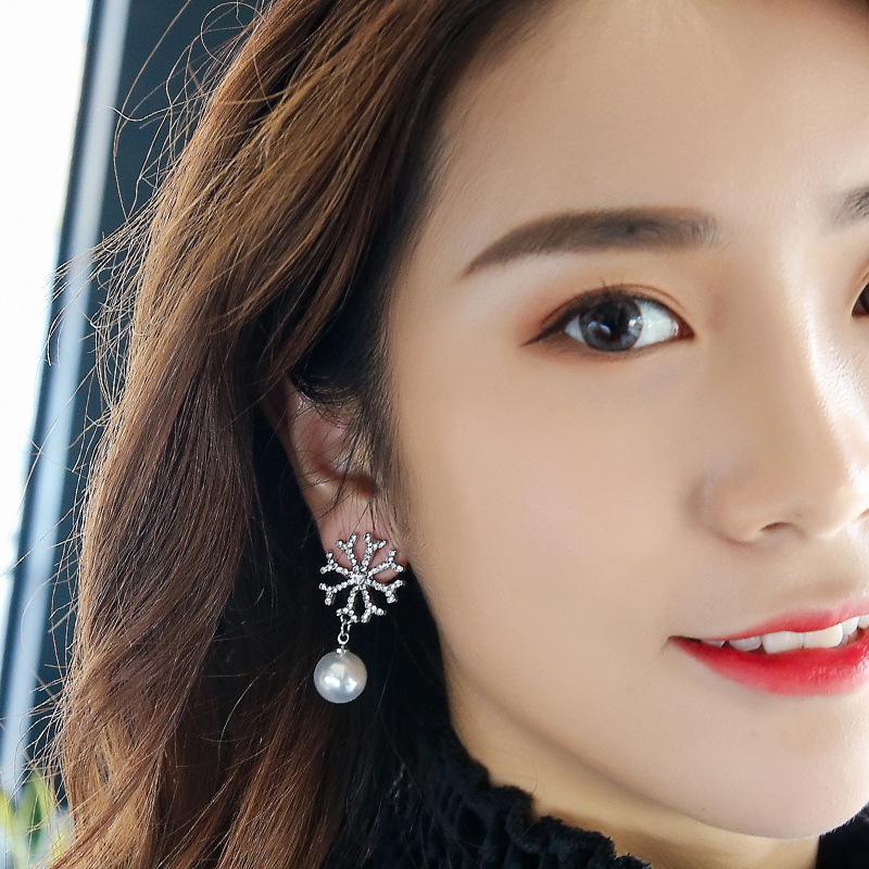 S925 Silver Needle Korean Personality Snowflake Pearl Earrings 2025 Fashion Temperament Earrings Simple Earrings Women