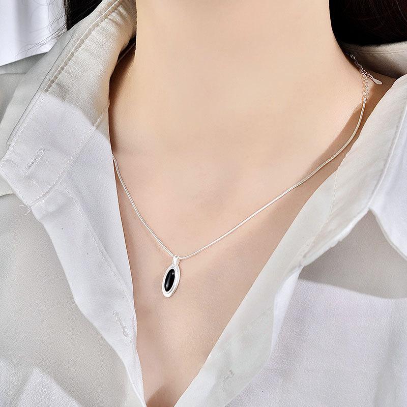 Star Orbit Satellite Necklace, Black Agate White Shell Necklace, Niche Design, Collarbone Chain Ring
