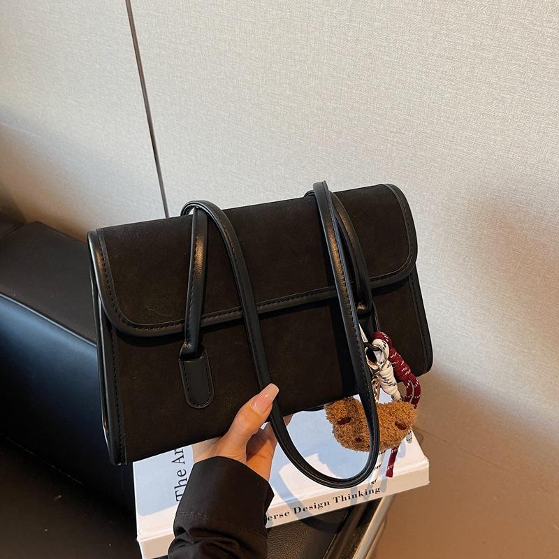 

Retro bag women s large-capacity new autumn and winter casual versatile high-end sense shoulder work commuter bag чёрный