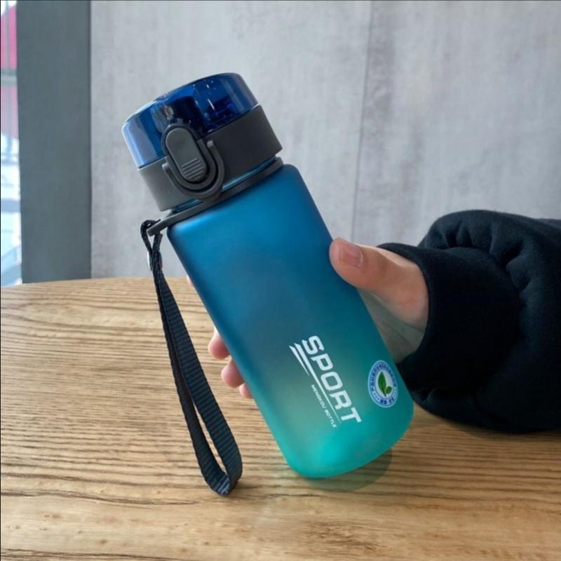 Leak-free sports water bottle, portable for travel and hiking. My favorite beverage bottle is 400ml and 560ml