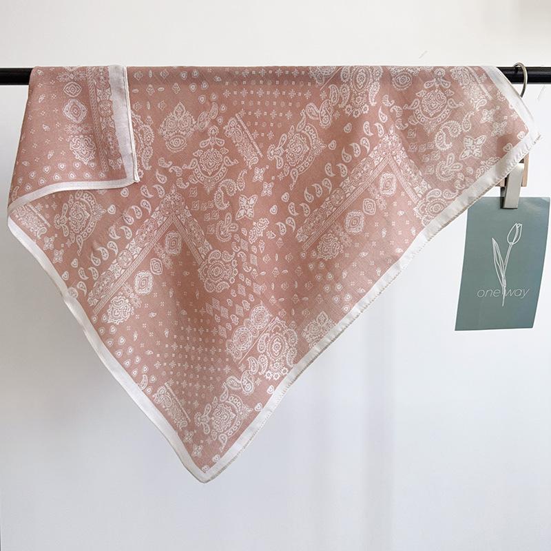 Korean ins style high-end cashew nut small square scarf women's 1116 new niche simple temperament versatile headscarf silk scarf
