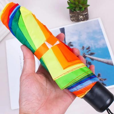 1 Stück - Rainbow Wonder - Tragbarer Dreifachschirm mit kurzem Griff, Faltbares Design für mühelosen Stil und Schutz