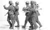 Master Box Deutsche Waffen SS Infanterie 5 Figuren Ostfront Lebensmittelbeschaffung Plastikmodell MB35083 1/35