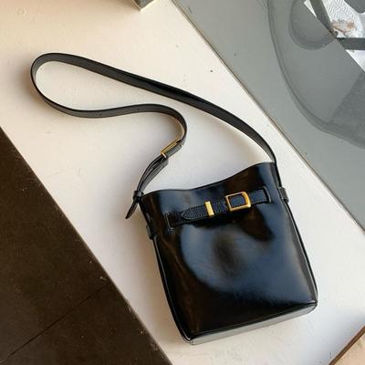 Nischen-Design Ölwachsleder Kleine Bucket Bag für Damen, Trendige Retro Ein-Schulter Umhänge Lässige Kleine Tasche für Damen