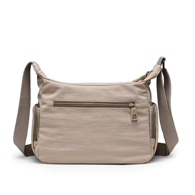 Fashionable Multi Pocket Crossbody Bag with Adjustable Strap and Spacious Design for Daily Use
