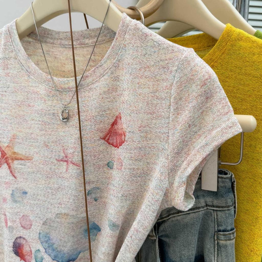 Women's 2025 Summer Slimming Printed Round Neck T-Shirt with Straight Shoulder Design and Short Sleeves