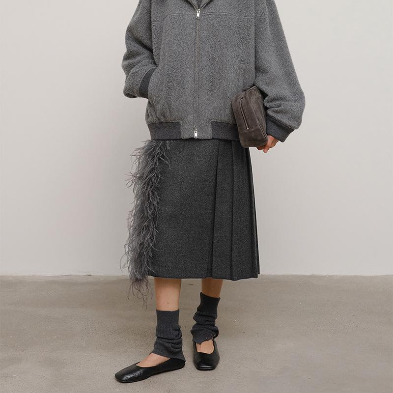 Retro Chic European Two-Tone Tweed/Wool Midi Skirt with Ostrich Feathers Size 38