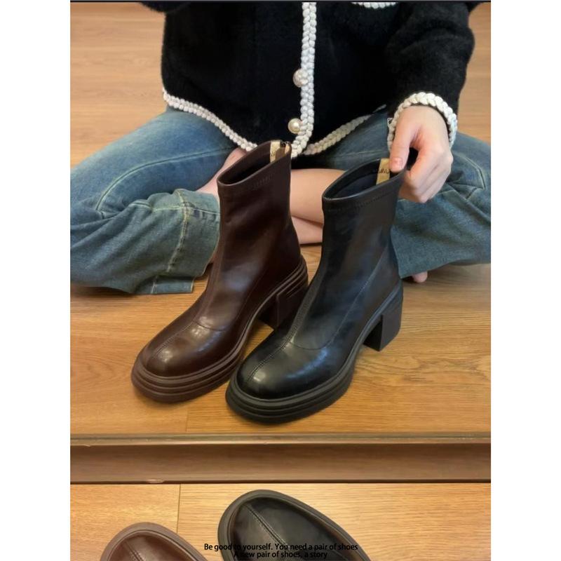 Weiches Leder hochhackige dünne kurze Stiefel Damen 2025 neu eckige Zehenpartie Reißverschluss hinten Martin-Stiefel dicksohlige dünne Stiefel