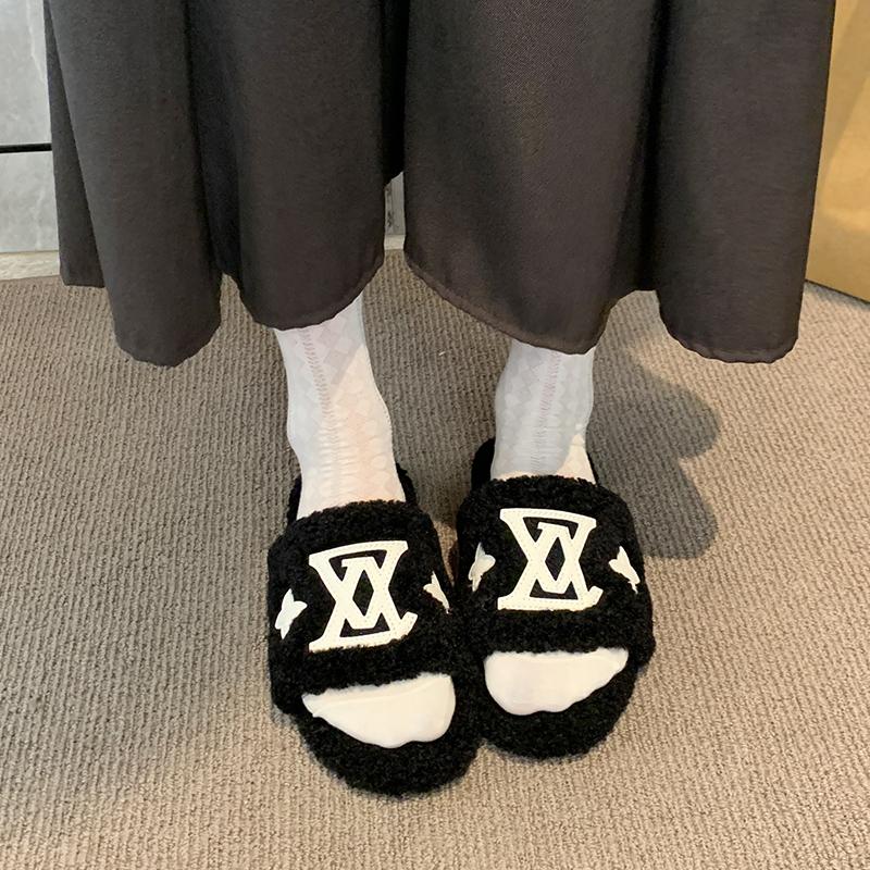 Fashion 2025 New Popular Women's Slippers Party Plush Summer New Best-Selling Furry Home Shoes Fur Flip Flops Female Slides Fur Shoes