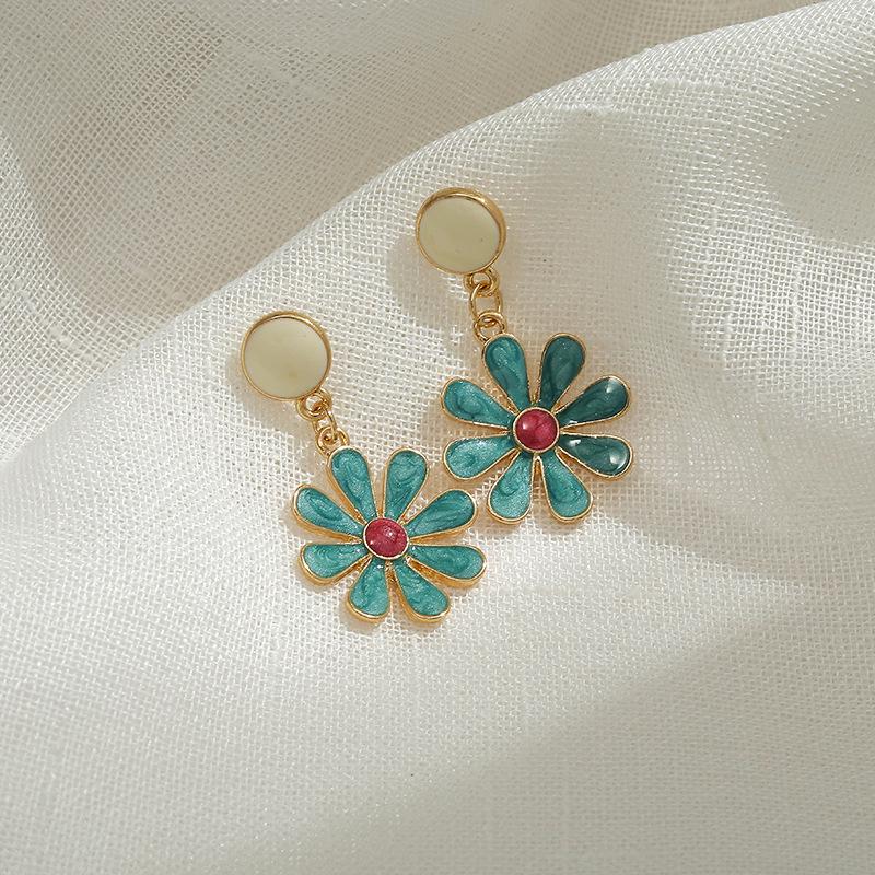 S925 Silver Needle Avocado Green Daisy Earrings: Drip Oil Flower Studs & Dangle Ear Clips
