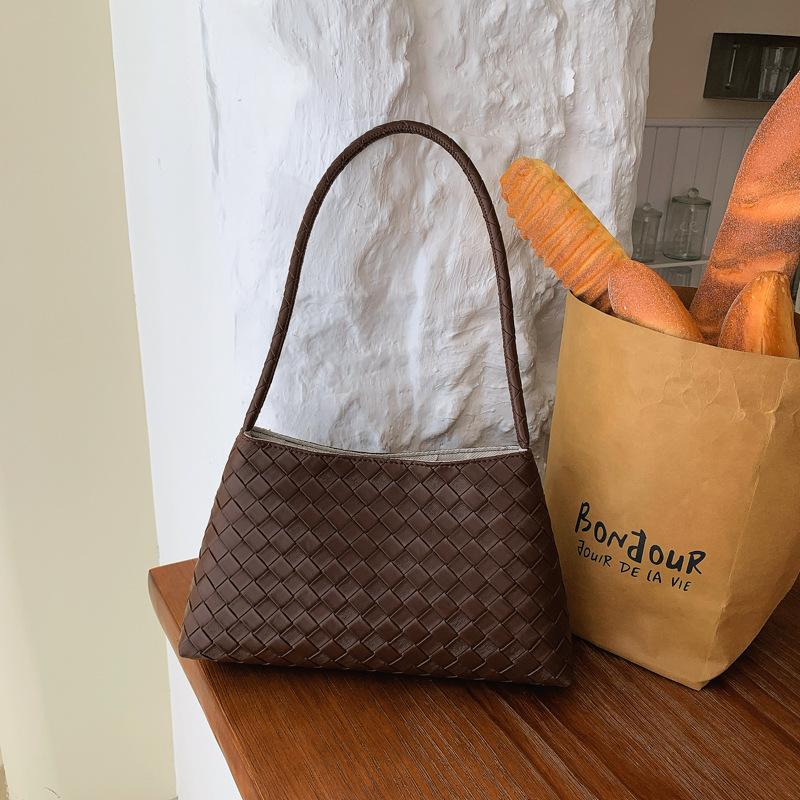 Fashionable and Simple Design, Stylish and Casual Single Shoulder Crossbody Bag, Handbag in Small Square Shape