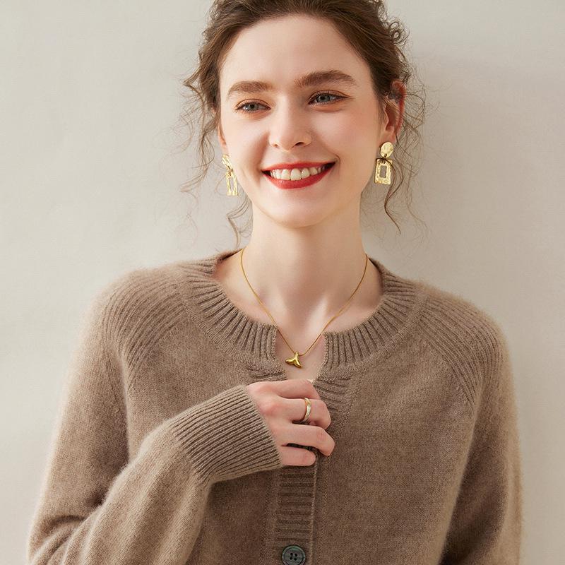 Autumn Women's Cashmere Cardigan: Long Sleeve, Thick & Loose, Gentle Style, Short Fashionable Single-Breasted Coat.
