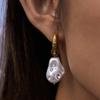 Retro Style 18K Gold, Light Luxury High-end Zircon Resin Pearl Pendant Earrings Jewelry