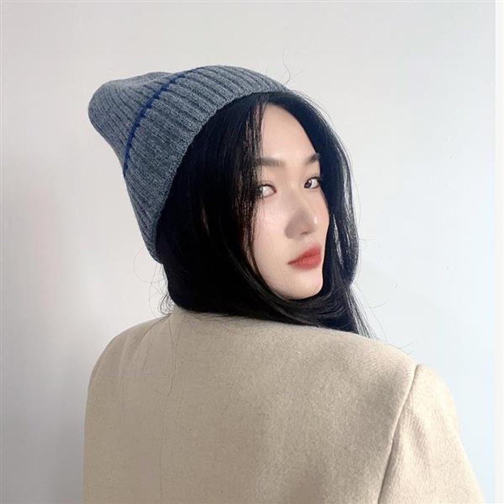Seven Day Fleece Knit Beanie (Gray)